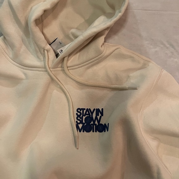 TRENDY HODDIE - Picture 2 of 4